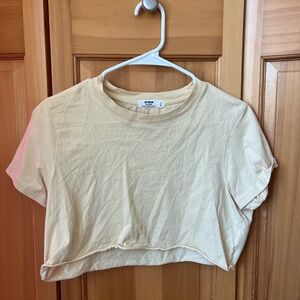 Cotton On yellow cropped tee size large